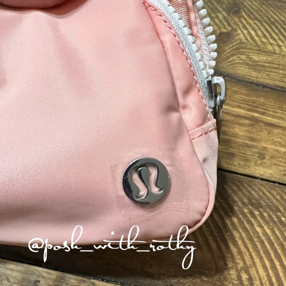 🍋Lululemon Everywhere Belt Bag, NWT - Picture 7 of 12